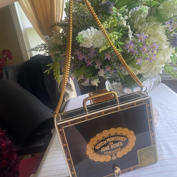 Cigar Box Purse - Picture 9 of 11